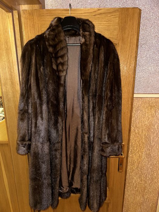 Vând haină din blană naturală de nurcă - vizon