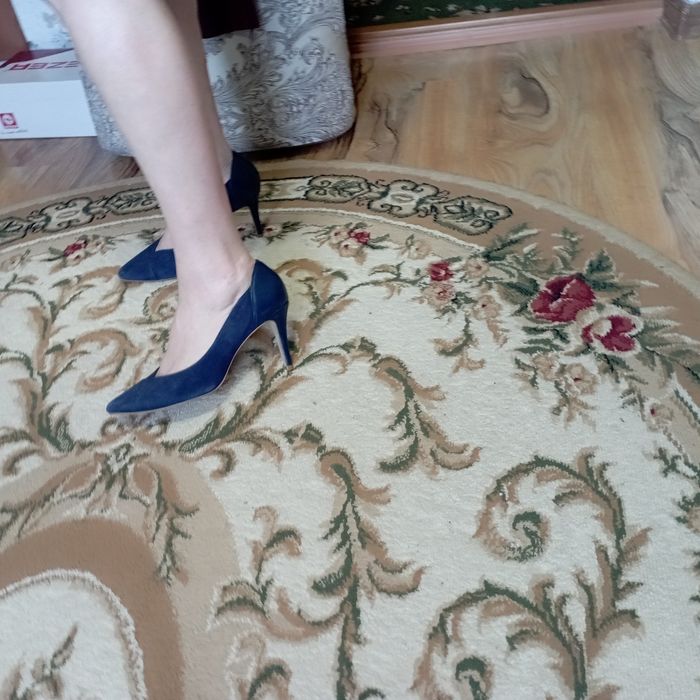 Продам женские туфли