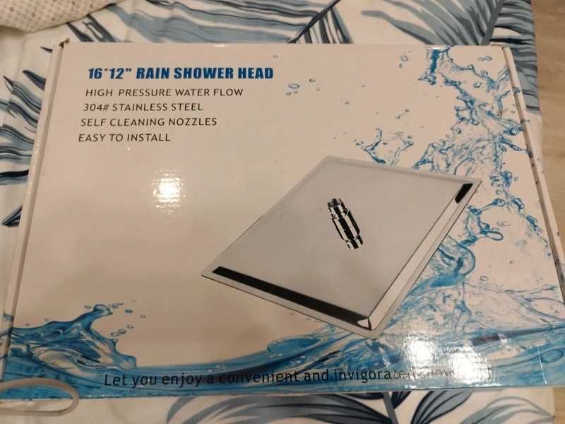 Cap de duș tip ploaie Voolan de dimensiuni 40cm x 30.5cm