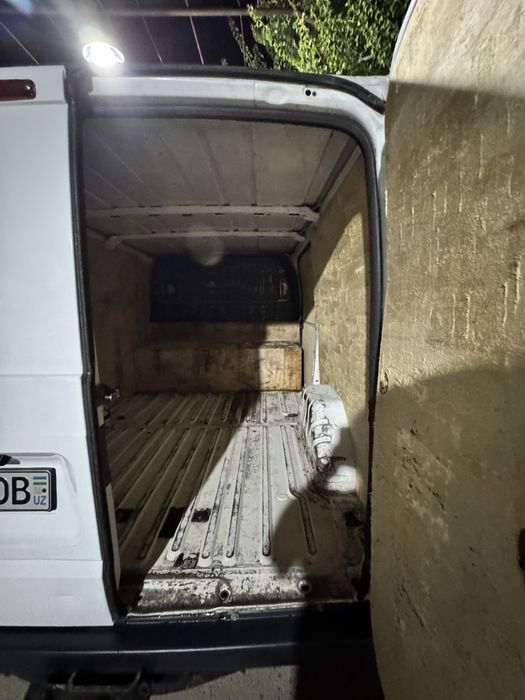 Ford transit sotiladi