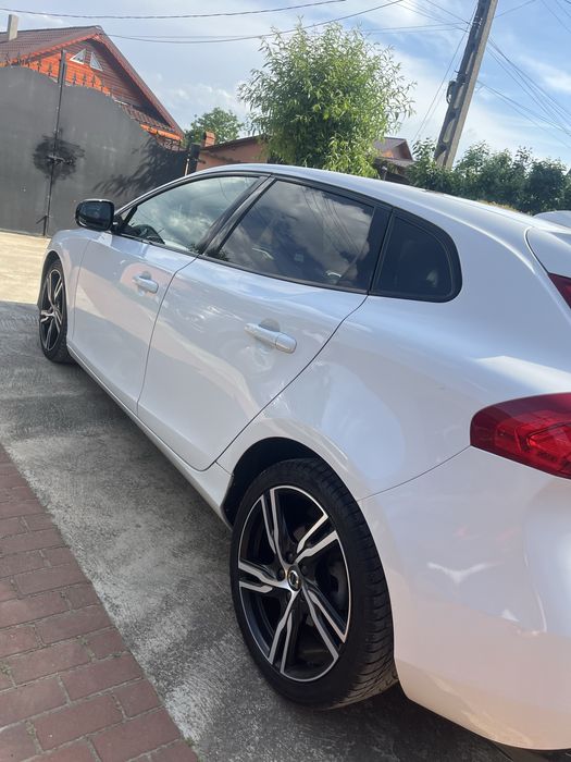 Volvo V40 Cabron Edition R-design