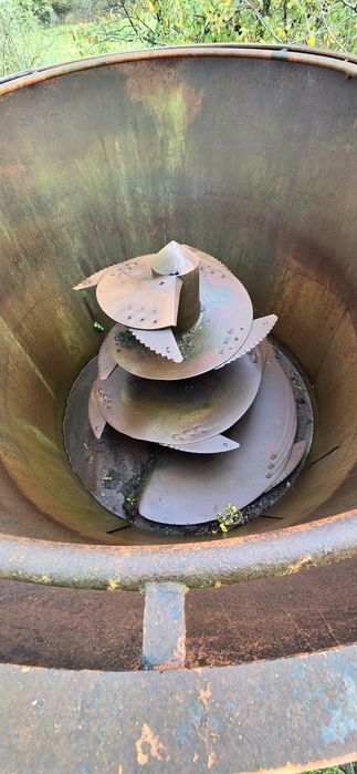 Remorca tehnologica furajare animale vaci  kuhn  RNH 12 mc