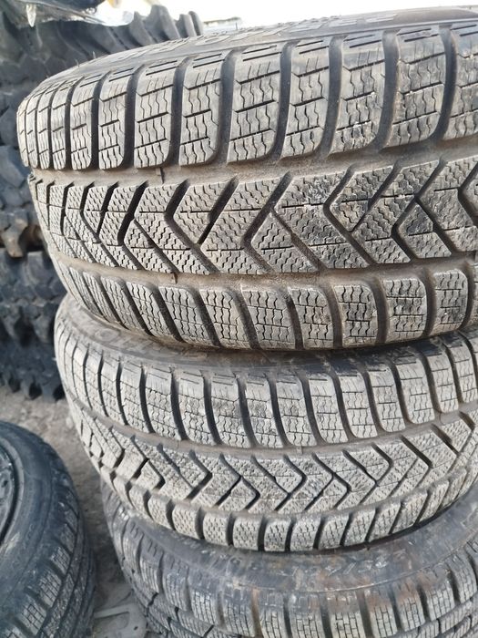 4 броя зимни гуми Pirelli