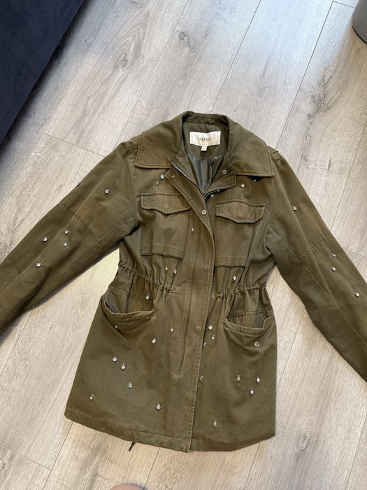 Продам парку, размер 42-44