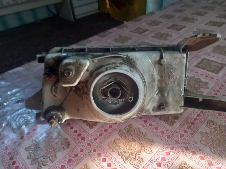 тойота Карина 2 фары