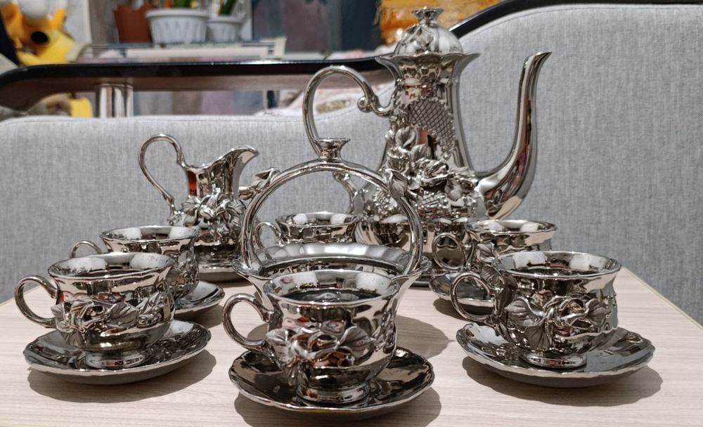 Продам,сервизы и прочее район Кск