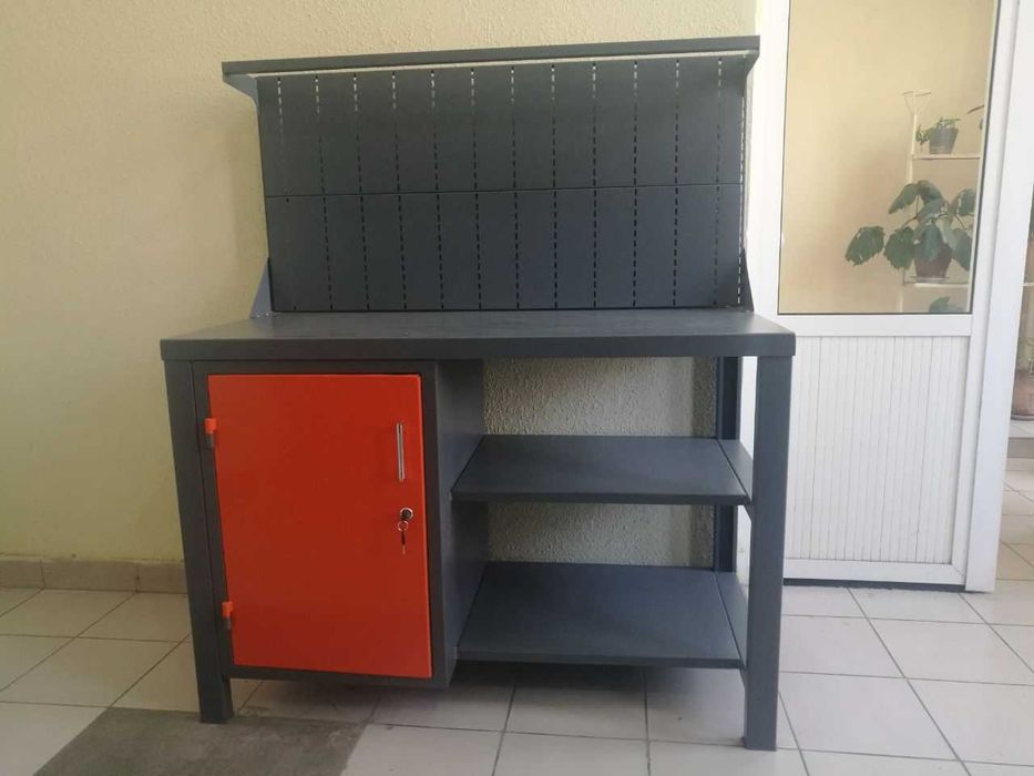 Металлические слесарные верстаки