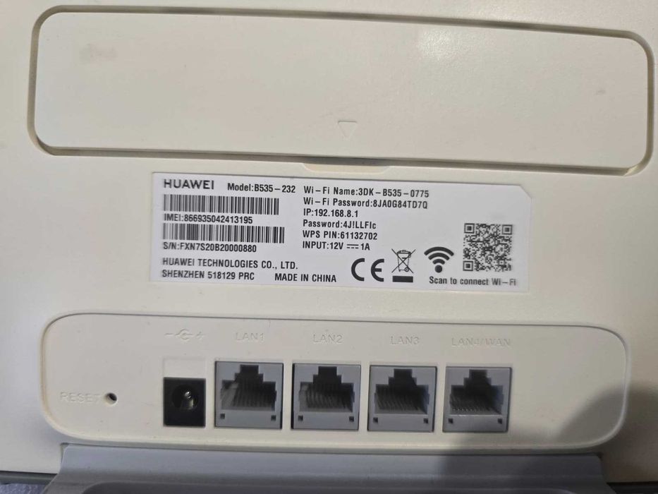Router wireless cu slot SIM Huawei B535-232 4G+ 300MBPS, WIFI 2.4/5GHZ