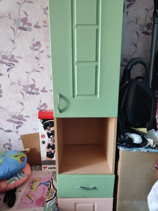 Продам гарнитур подростковый