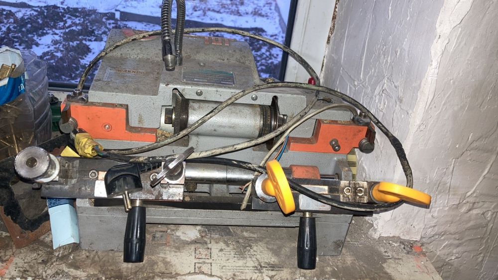 Продам б/у станок для изготовления ключей