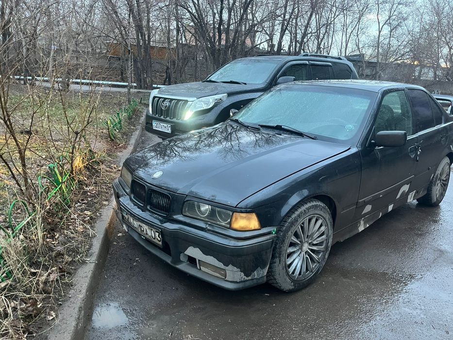 Продам BMW , срочно