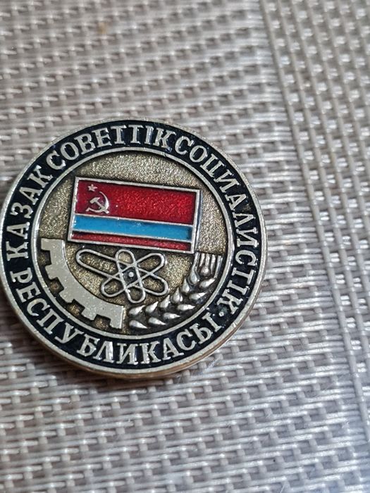 Значки, подвески