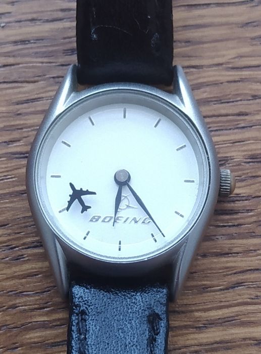 Часы от фирмы Боинг