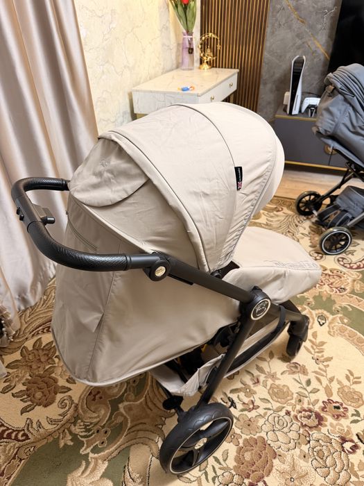 Коляска прогулочная