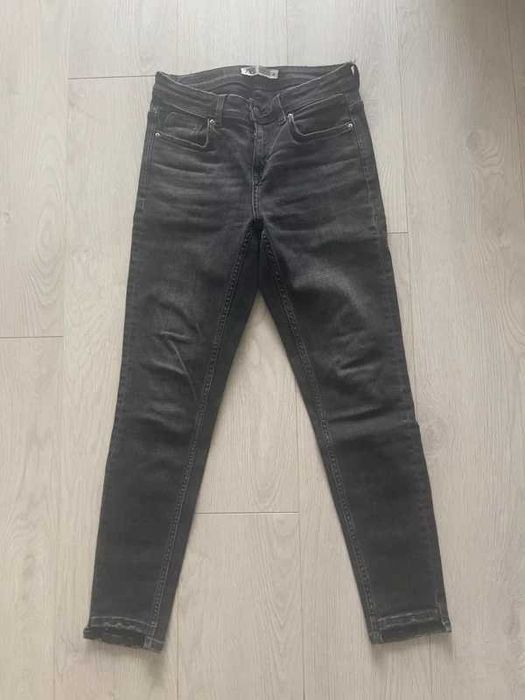 Blugi Zara Woman, marime 36, conditie excelenta