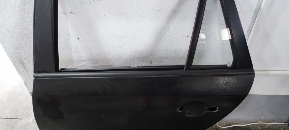 Usa spate dreapta volkswagen vw golf 5 break cod culoare LC9X