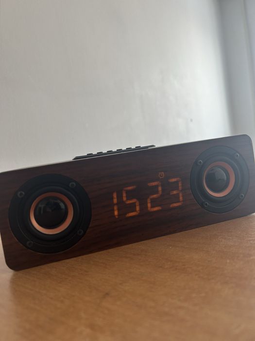 Продаётся колонка-часы Цена: 6000 тг.