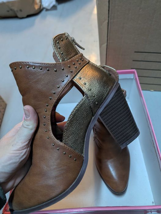 Botine maro primavara