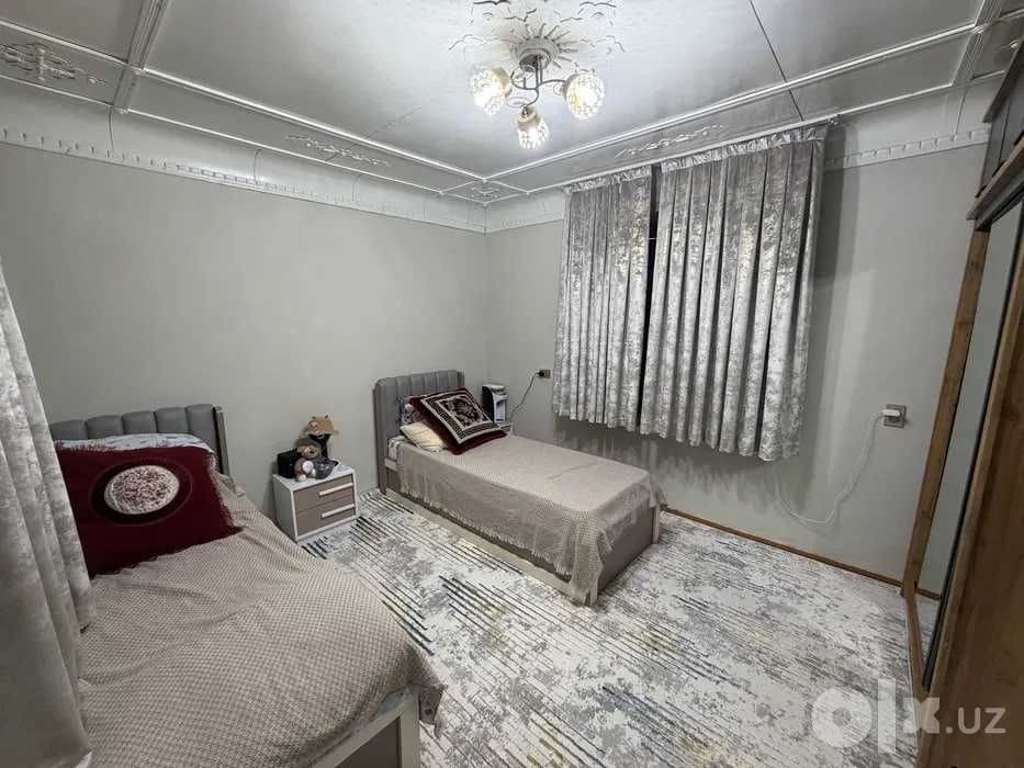 ID26001 Uch Qahramon tarafda 4 xonali evro uy ijaraga beriladi.
