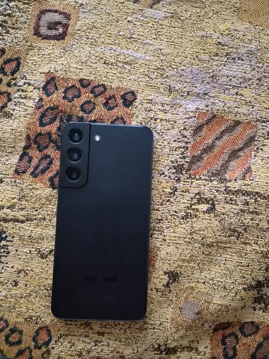 Продам телефон Samsung S22