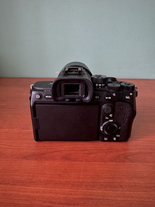 Продается Sony A7 4 / Sony A7 lV + kit 28-70mm