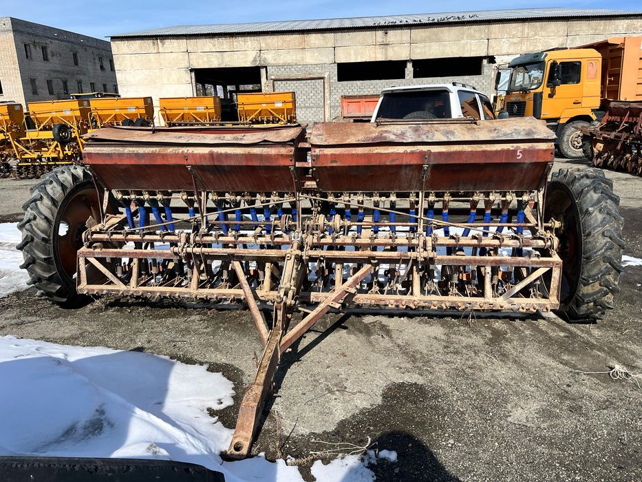 Продам сеялки звоните