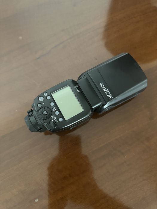 Фотоапарат Canon