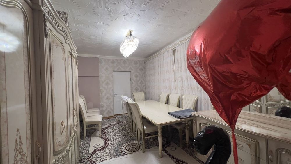 Uy sotiladi. Judayam fayzli uy. Yana kelishamiz