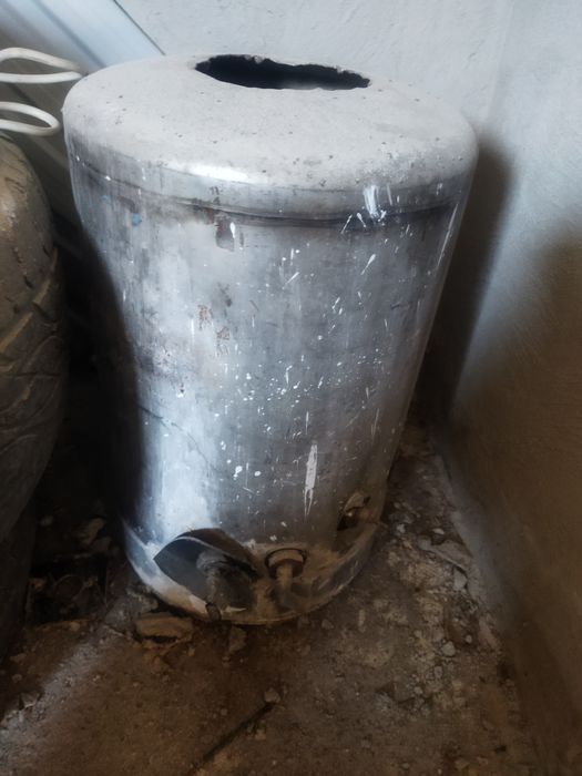 Продам бачок хромированный два бочка