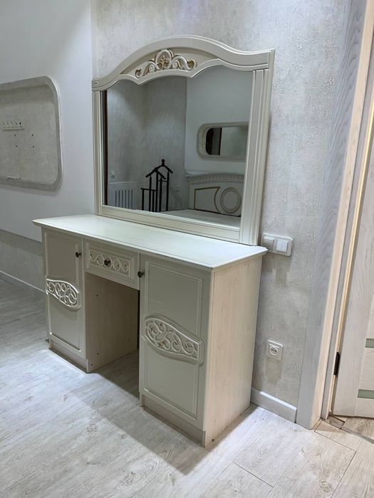 Трюмо для спальни