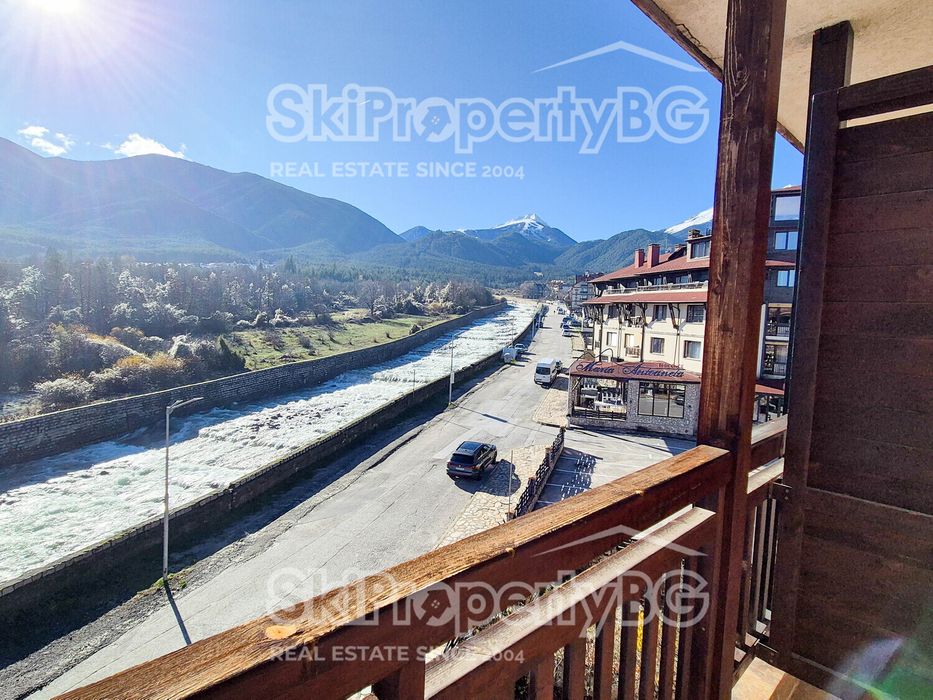 Двустаен апартамент с ТОП локация и невероятна гледка!