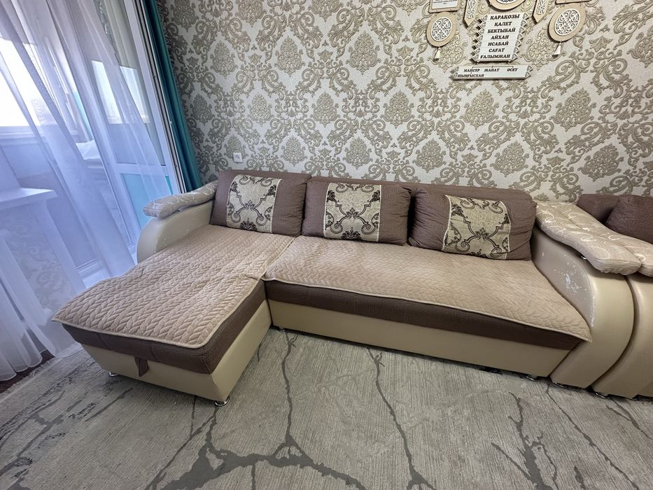 Продам диван вместе с креслой