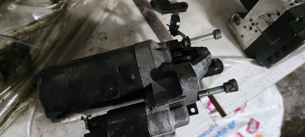 Останали части citroen xsara 2.0hdi 2001