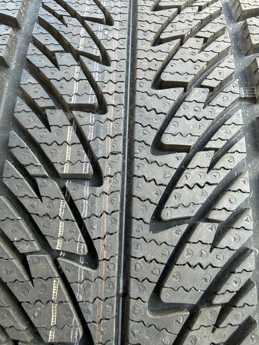 4 Anvelope Iarnă Goodyear UltraGrip Performance 285/45 R20 112V XL  Noi 0 KM