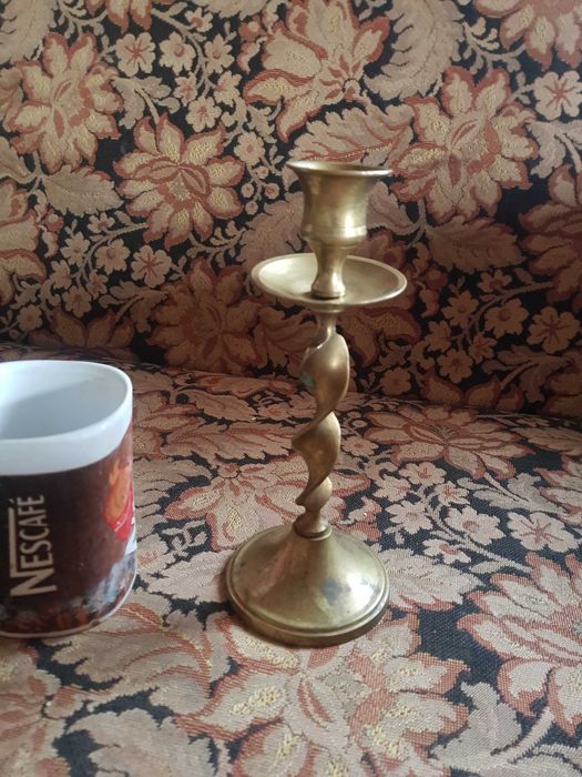 Бронзов свещникк