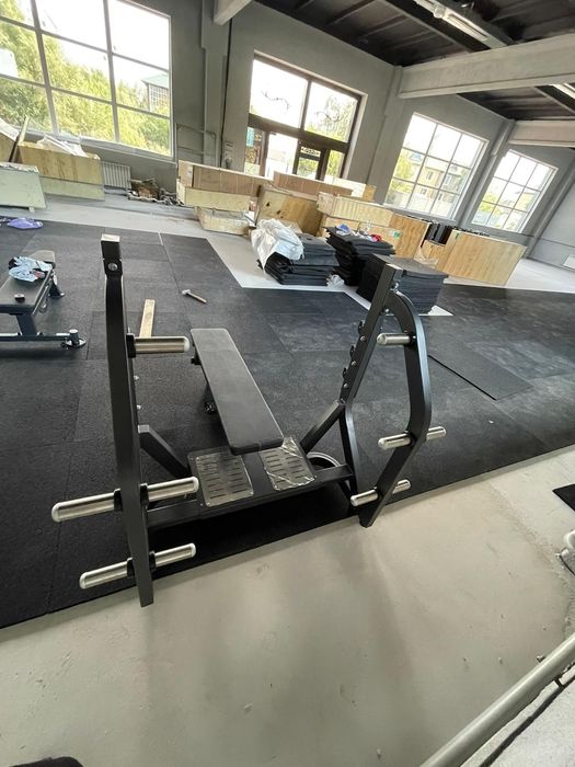 Тренажёр. Жимовая стойка