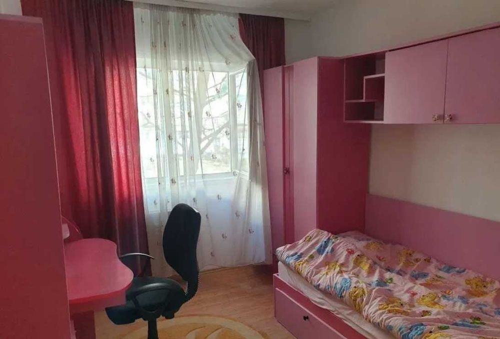 Дава се под наем Тристаен апартамент в Пловдив, Кършияка - 90 кв.м за 260.1 € - Снимка #1