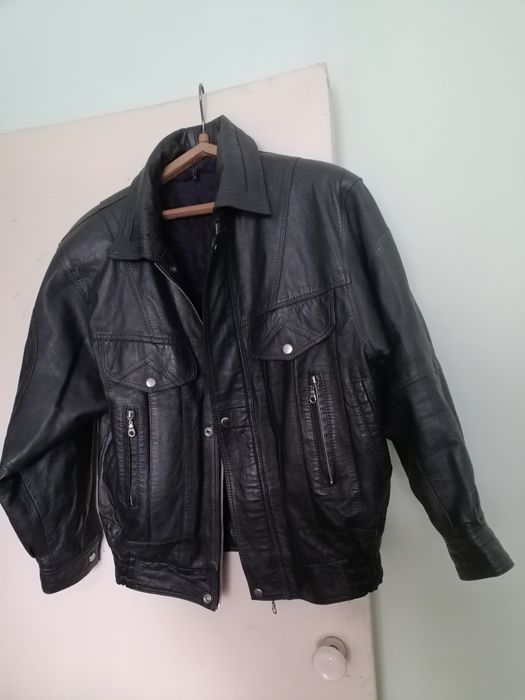 Продам кожаные куртки.