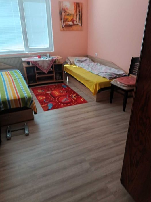 284-Продава се етаж от къща с гараж в с. Стражец