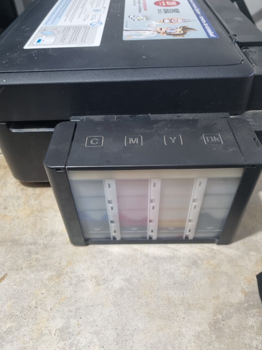 Продам принтер   епсон возможен торг