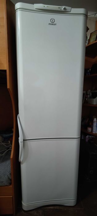 Холодильник Indesit