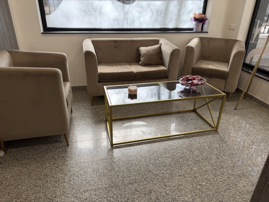 Диван и два фотьойла 300€