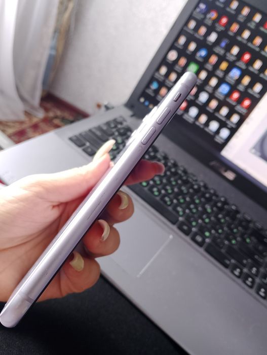 iPhone 11 с гарантией