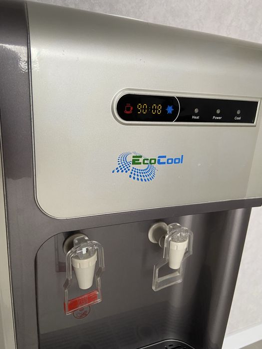 Кулер для воды напольный