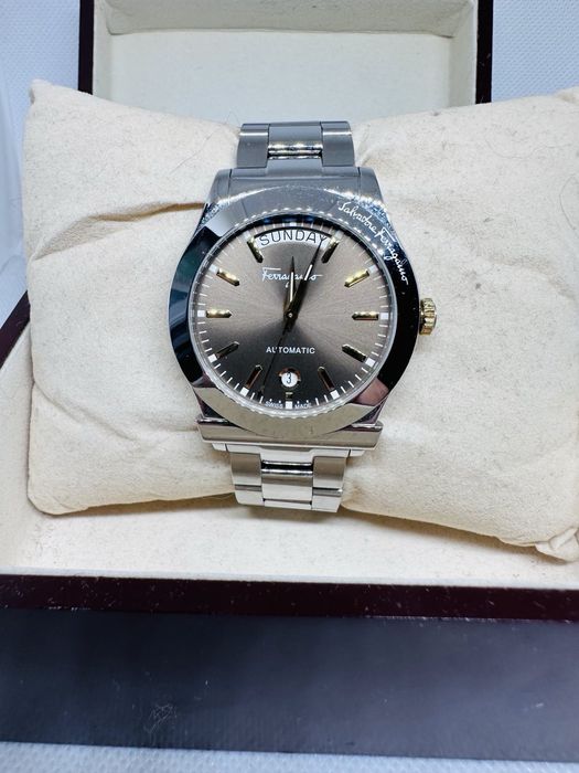 Бартер Salvatore Ferragamo 1898 Swiss Automatic FFQ010016