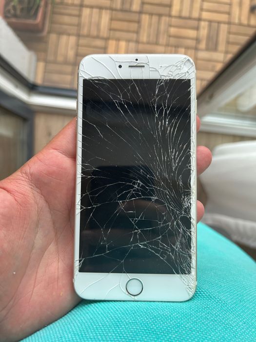 Vând IPhone 6s Plus folosit o săptămână
