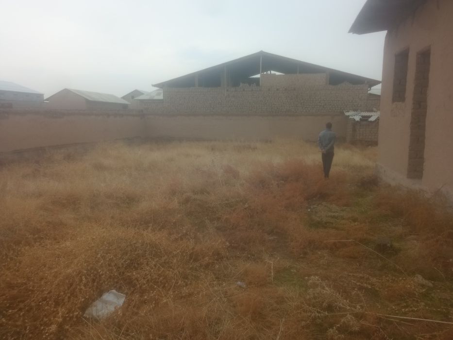 Курилиши тугалланмаган участка сотилади