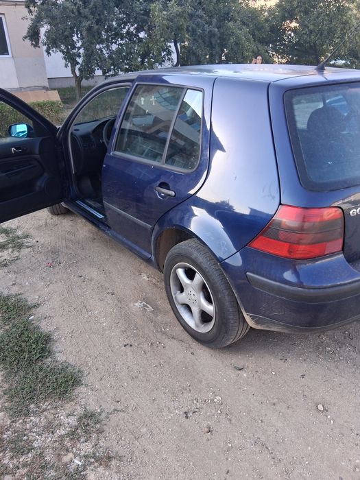 Vând golf IV ...