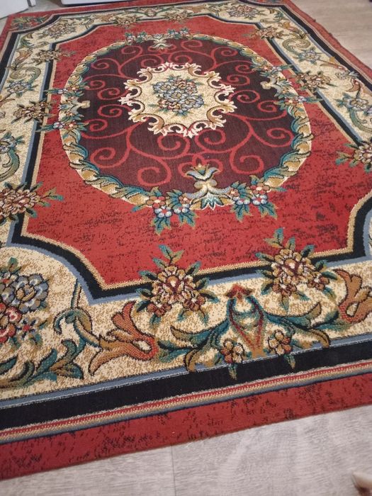 Продам Ковер размер 2 на 3 м.