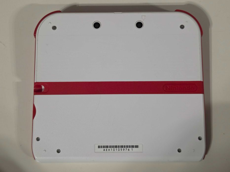 Nintendo 2DS Luma